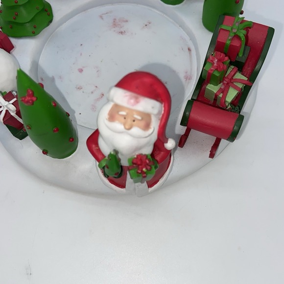 White Barn Large Christmas Ring Candle Holder Santa Snowman Deer Bear Presents‎ - Picture 9 of 11